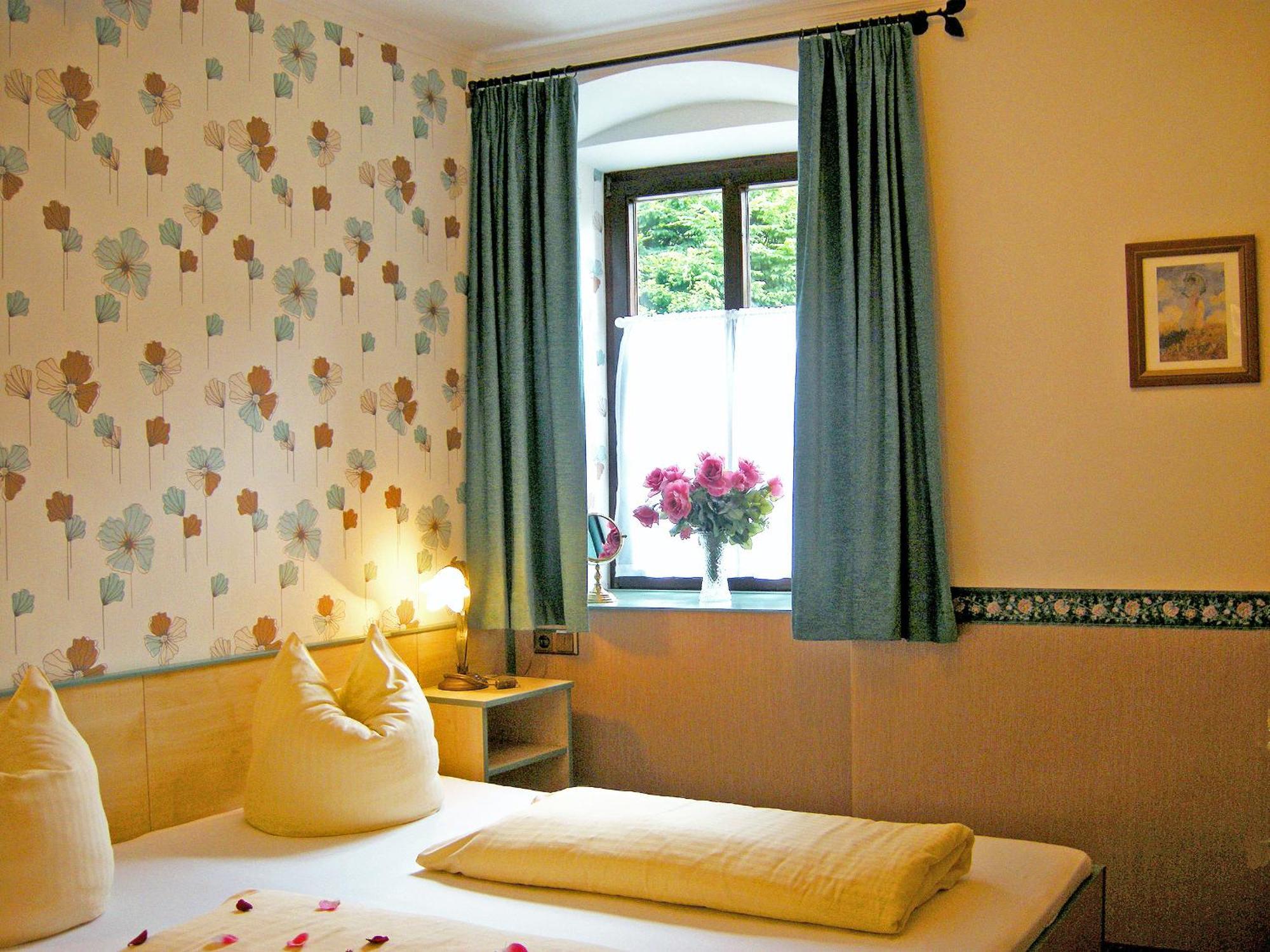 Staudacher Hof-das Romantische Haus Hotel 3*
